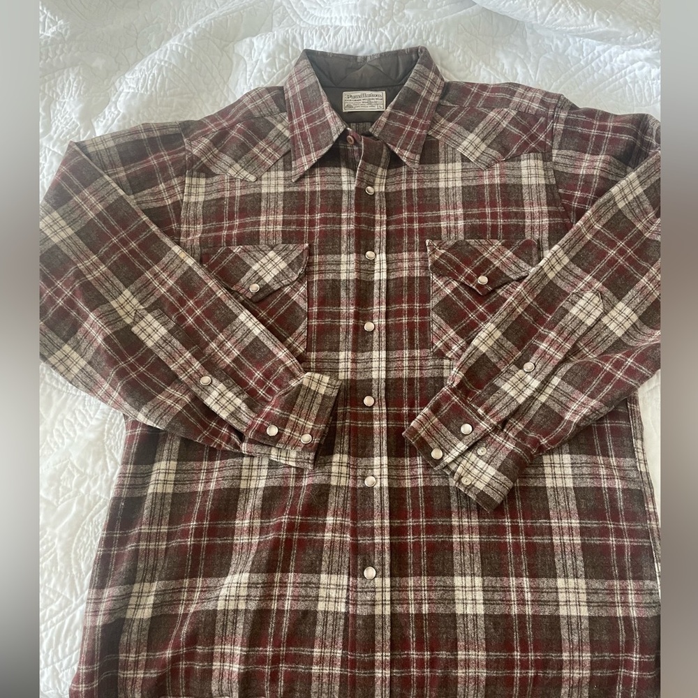 Men’s Pendleton wool shirt.. barely worn 100% virgin wool/plaid print